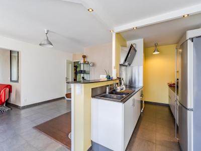 For sale Lyon-3eme-arrondissement 5 rooms 99 m2 Rhone (69003) photo 2