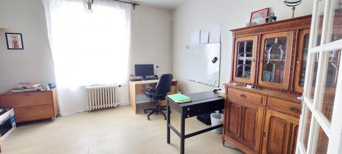 For sale Riom 3 rooms 76 m2 Puy de dome (63200) photo 2