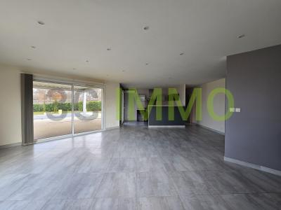 For sale Puy-guillaume 5 rooms 116 m2 Puy de dome (63290) photo 2
