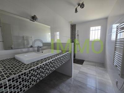 For sale Puy-guillaume 5 rooms 116 m2 Puy de dome (63290) photo 4