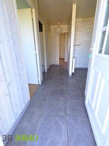 For sale Roudouallec 3 rooms 90 m2 Morbihan (56110) photo 2
