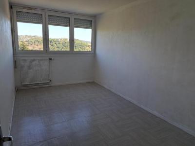 Louer Appartement Saint-etienne 423 euros