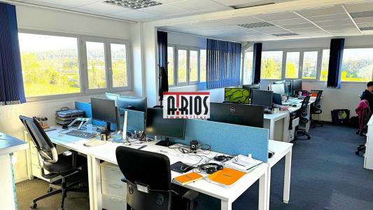Louer Bureau Six-fours-les-plages 54000 euros