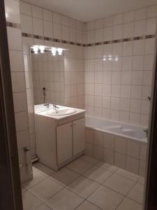 For rent Bourg-de-thizy 4 rooms 87 m2 Rhone (69240) photo 4