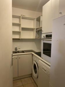 For rent Paris-11eme-arrondissement 2 rooms 53 m2 Paris (75011) photo 3