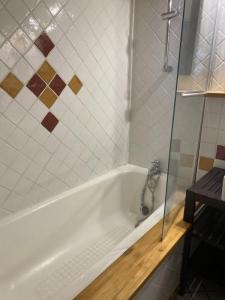 For rent Paris-11eme-arrondissement 2 rooms 53 m2 Paris (75011) photo 4
