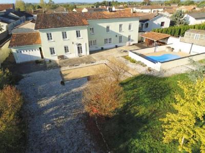 For sale 9 rooms 302 m2 Charente (16140) photo 0