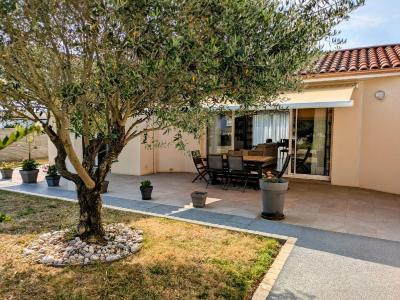 For sale 5 rooms 133 m2 Vendee (85180) photo 0