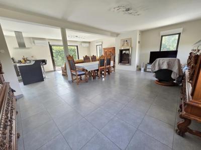 For sale Cambrai 9 rooms 220 m2 Nord (59400) photo 4