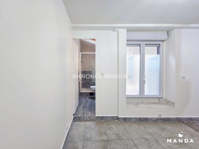 For rent Paris-18eme-arrondissement 2 rooms 30 m2 Paris (75018) photo 4
