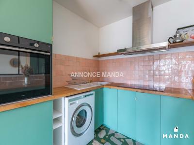 For rent Paris-18eme-arrondissement 4 rooms 93 m2 Paris (75018) photo 2