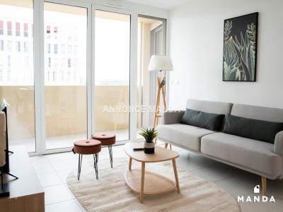 For rent Bordeaux 5 rooms 9 m2 Gironde (33800) photo 1