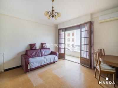 For rent Marseille-6eme-arrondissement 3 rooms 69 m2 Bouches du Rhone (13006) photo 1