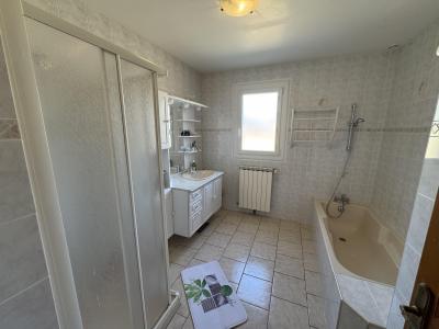 For sale Saint-chely-d'apcher 7 rooms 144 m2 Lozere (48200) photo 4