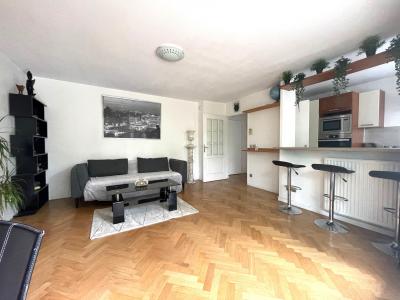 Louer Appartement 60 m2 Courbevoie