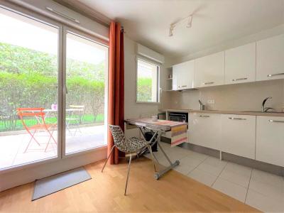 Louer Appartement 35 m2 Courbevoie