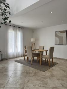 For sale Aix-en-provence 6 rooms 206 m2 Bouches du Rhone (13090) photo 2