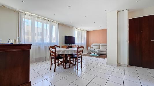 For sale Venissieux 4 rooms 62 m2 Rhone (69200) photo 2