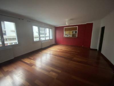 For rent Paris-18eme-arrondissement 4 rooms 80 m2 Paris (75018) photo 4