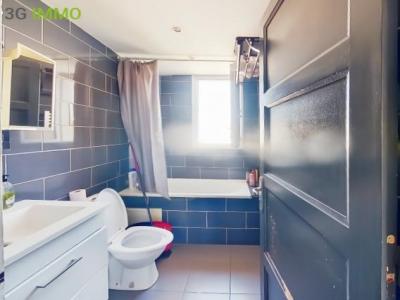For sale Marseille-3eme-arrondissement 3 rooms 49 m2 Bouches du Rhone (13003) photo 2