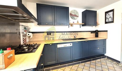 For sale Bourges 7 rooms 162 m2 Cher (18000) photo 2