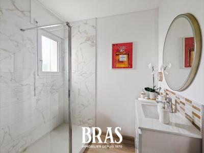 For sale Vannes 4 rooms 75 m2 Morbihan (56000) photo 4