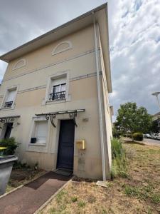 For rent Haillan 4 rooms 93 m2 Gironde (33185) photo 0