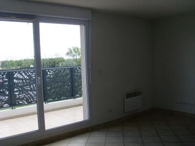 For rent Istres Istres 3 rooms 61 m2 Bouches du Rhone (13800) photo 2