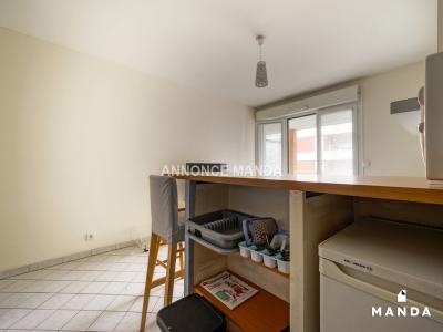 Louer Appartement 25 m2 Courbevoie