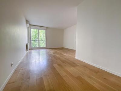 For sale Issy-les-moulineaux 3 rooms 77 m2 Hauts de Seine (92130) photo 4
