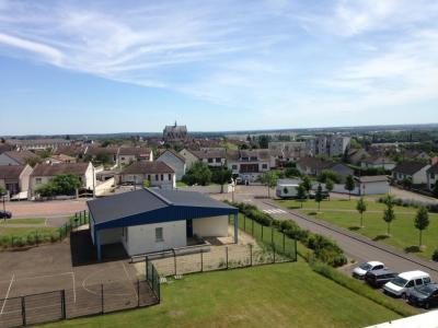 Louer Appartement Saint-florentin 577 euros