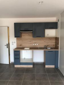 For rent Toulon 2 rooms 41 m2 Var (83100) photo 1