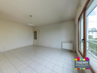 For sale Nantes 3 rooms 64 m2 Loire atlantique (44000) photo 2