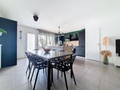 For sale Mions 4 rooms 111 m2 Rhone (69780) photo 3