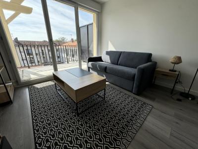 For rent Parentis-en-born 1 room 25 m2 Landes (40160) photo 1