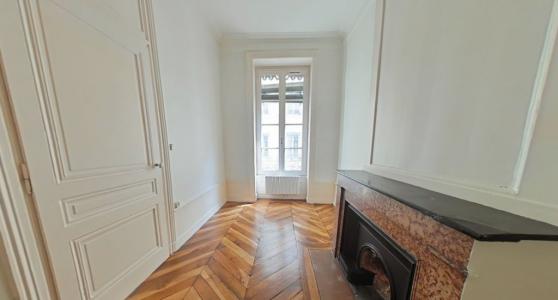 For rent Lyon-7eme-arrondissement 2 rooms 64 m2 Rhone (69007) photo 2