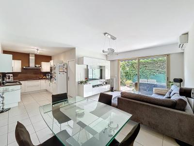 For sale Cannes 3 rooms 66 m2 Alpes Maritimes (06400) photo 2