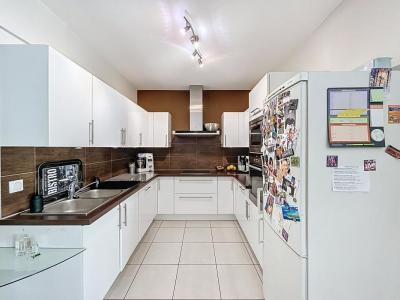 For sale Cannes 3 rooms 66 m2 Alpes Maritimes (06400) photo 3