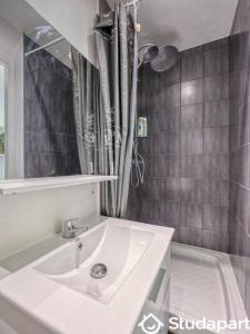 For rent Saint-martin-d'heres 1 room 12 m2 Isere (38400) photo 4