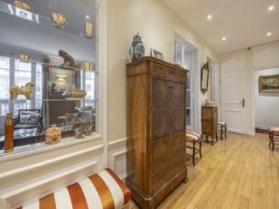 For sale 16E SUD 4 rooms 116 m2 Paris (75016) photo 2