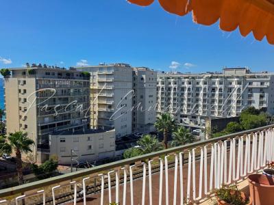 For sale Cannes 3 rooms 119 m2 Alpes Maritimes (06400) photo 2