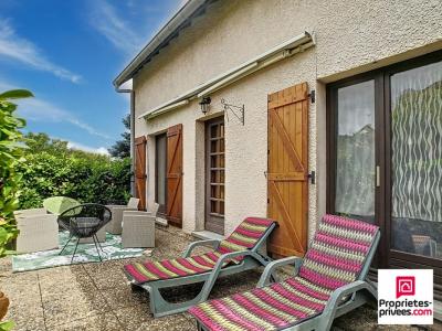 For sale Montbeliard 5 rooms 108 m2 Doubs (25200) photo 2
