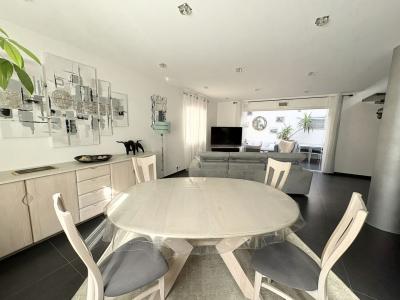 For sale CENTRE VILLE RIVE GAUCHE 4 rooms 120 m2 Gard (30240) photo 1