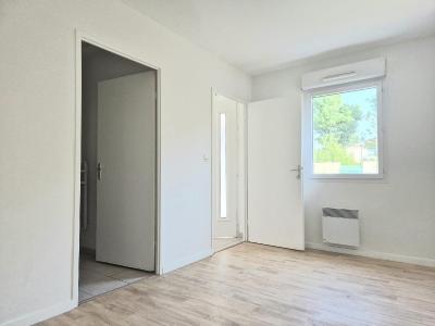 For sale LE BOURG SOUS LA ROCHE CO 4 rooms 85 m2 Vendee (85000) photo 4
