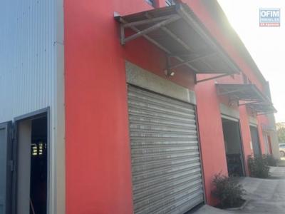 Louer Local commercial 277 m2 Etang-sale