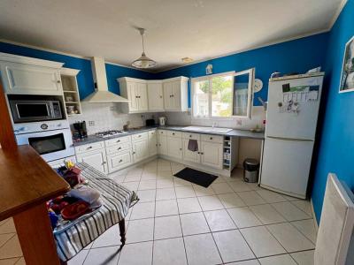 For sale Eguille 5 rooms 123 m2 Charente maritime (17600) photo 2