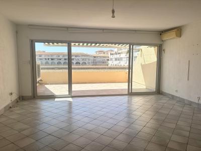 For sale Sete 3 rooms 66 m2 Herault (34200) photo 2