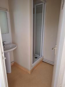 For rent Saint-geniez-d'olt 3 rooms 74 m2 Aveyron (12130) photo 3