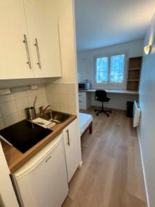 For rent Luynes 1 room 15 m2 Bouches du Rhone (13080) photo 0
