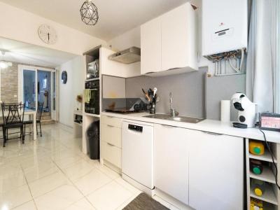 For sale Paulhan 4 rooms 105 m2 Herault (34230) photo 3